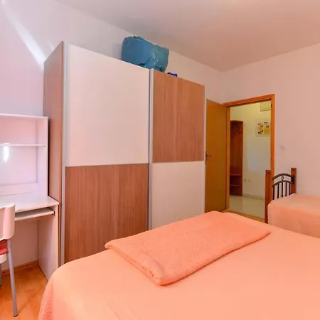 81 With Game Apartment *